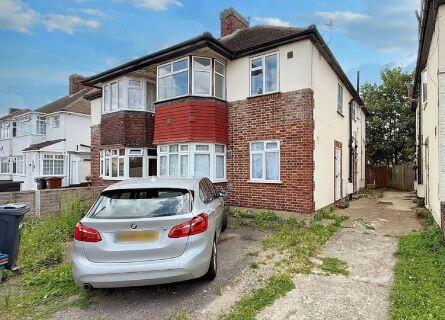 Main image of property: 100A Munster Avenue, Hounslow, Hounslow, TW4 5BJ
