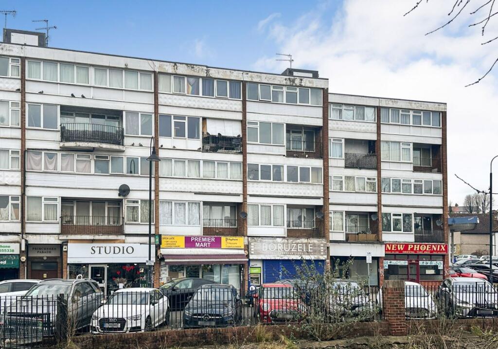 Main image of property: 35 Princesses Parade, Waterside, Crayford, Dartford, Kent, DA1 4JD