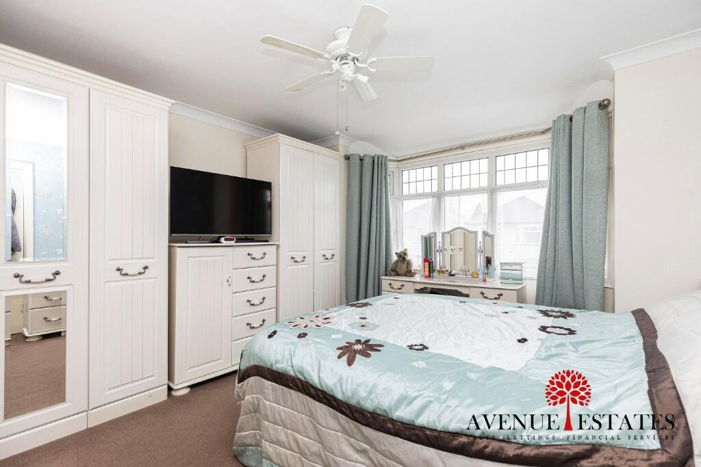 3 bedroom detached house for sale in Southwick Road, Bournemouth