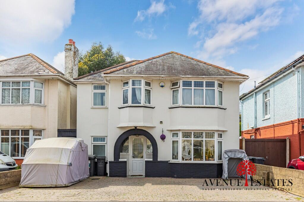 3 bedroom detached house for sale in Southwick Road, Bournemouth