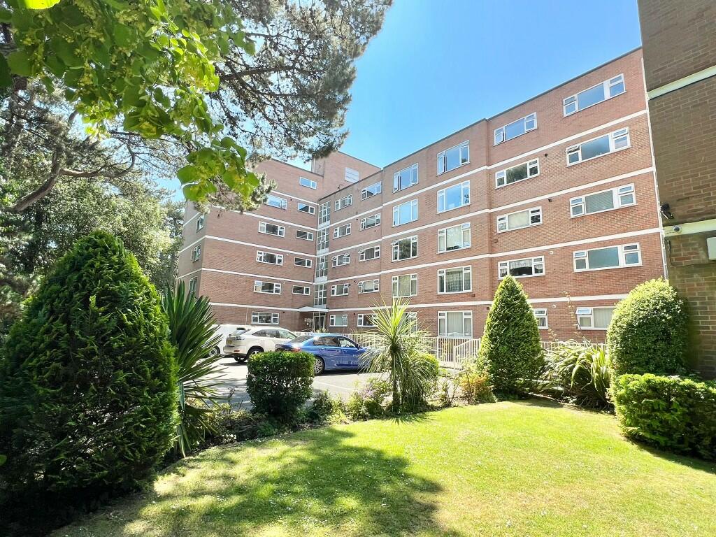 3 bedroom apartment for rent in Dean Park Road, Bournemouth, Dorset, BH1