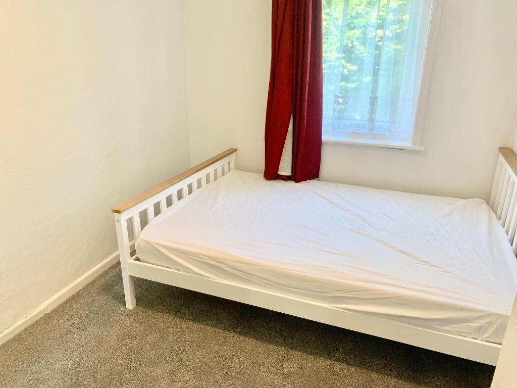 Additional property image - Cardigan Road, BH9 - 5 Bedroom Student House.