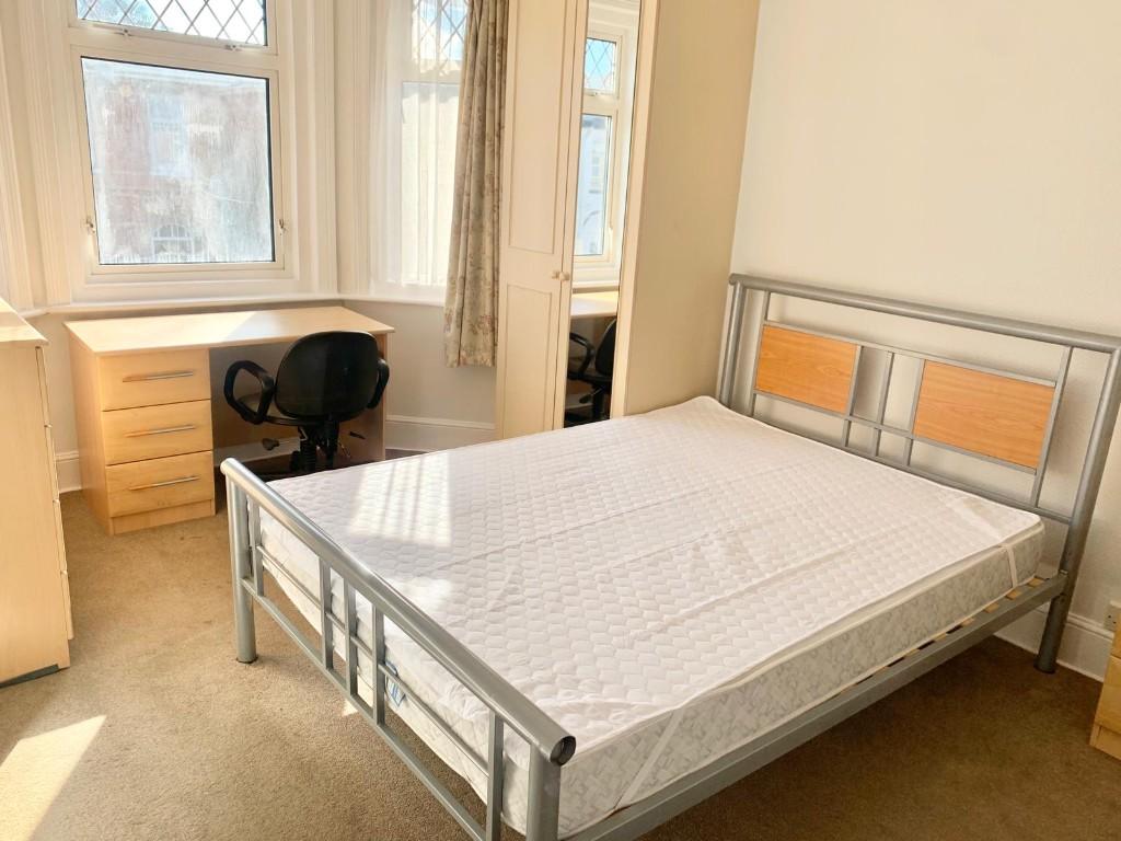 Additional property image - Cardigan Road, BH9 - 5 Bedroom Student House.