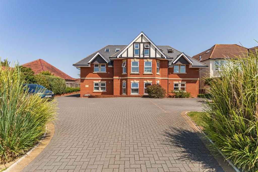 2 bedroom flat for sale in Castle Lane West, Bournemouth, Dorset, BH8