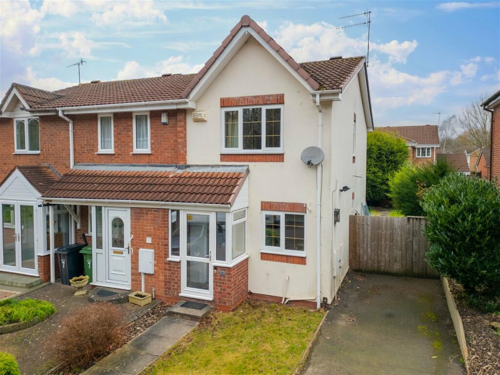 2 bedroom end of terrace house for sale in Brooksbank Drive, Cradley