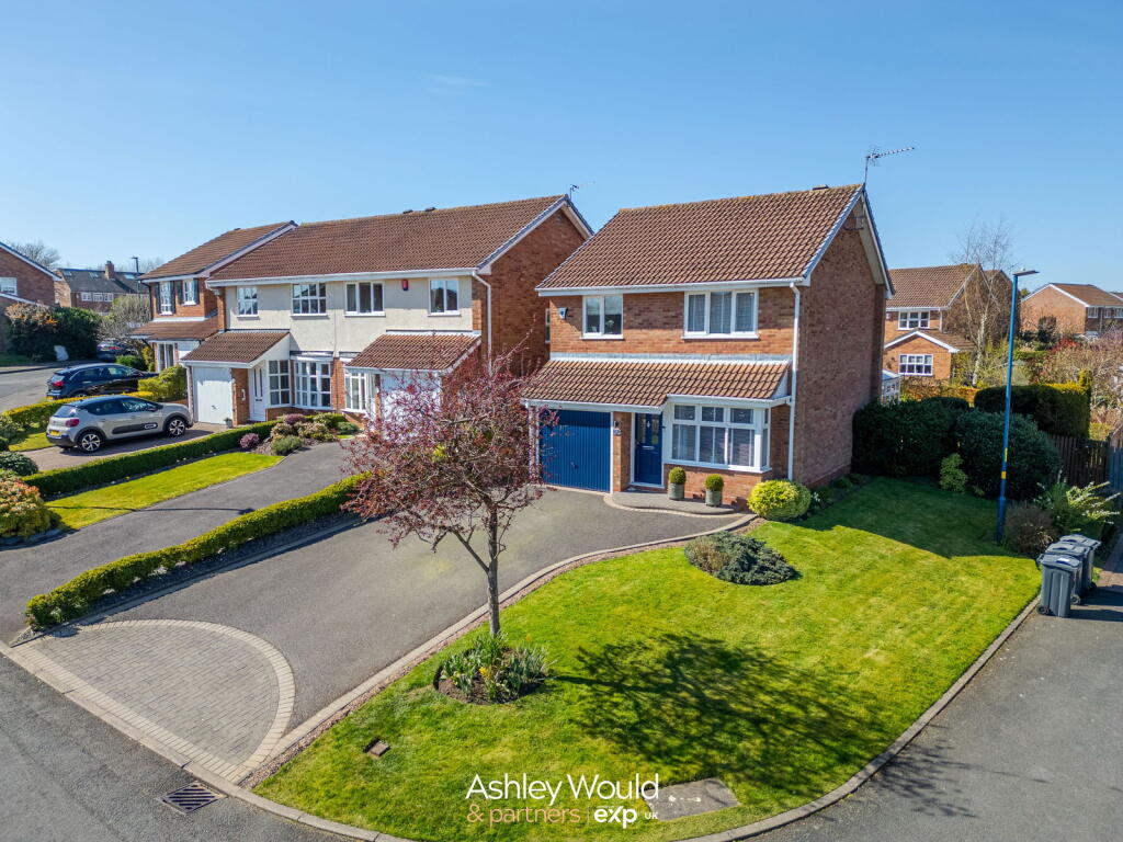 Main image of property: Hightree Close, Birmingham, B32 3QP