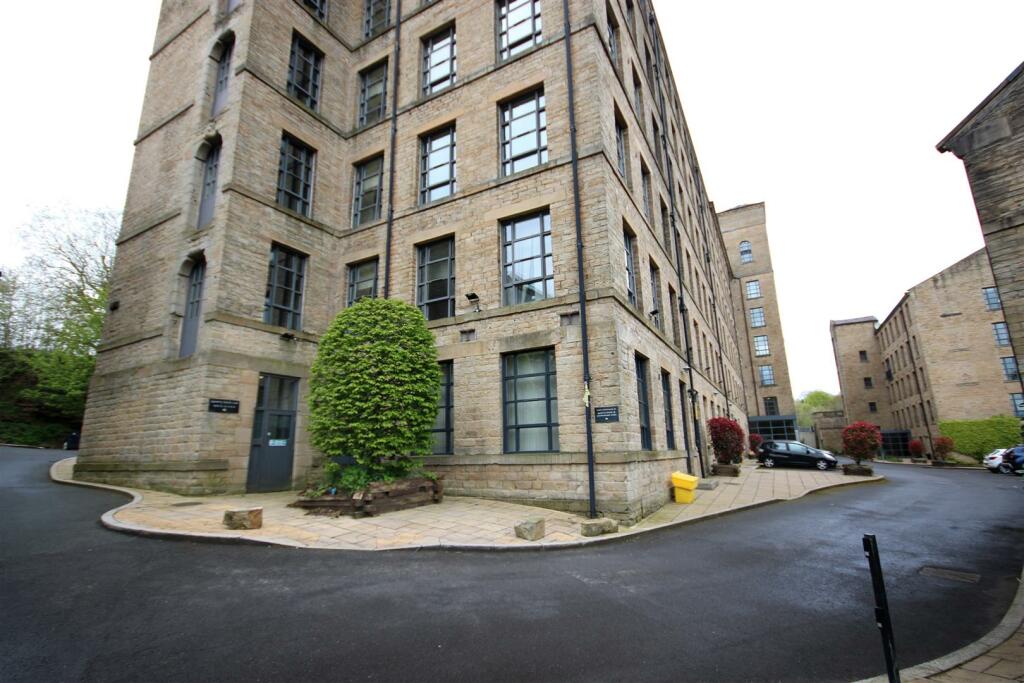 1 bedroom apartment for sale in Stoney Lane, Longwood, Huddersfield, HD3