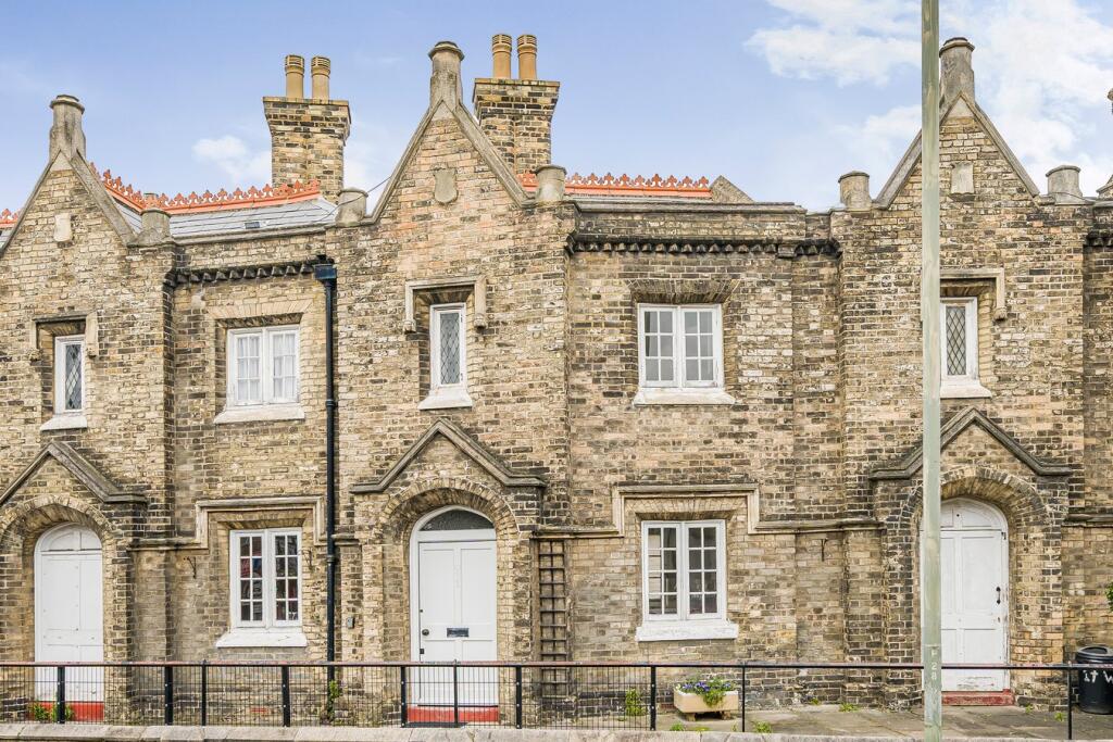 Main image of property: High Street, London, SE20