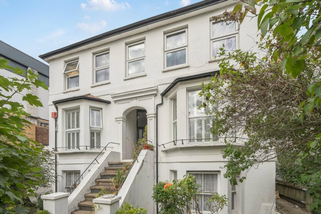 Main image of property: Elmers End Road, London, SE20