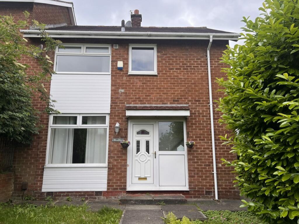 2 bedroom semidetached house for rent in The Ridgway, Bredbury Green