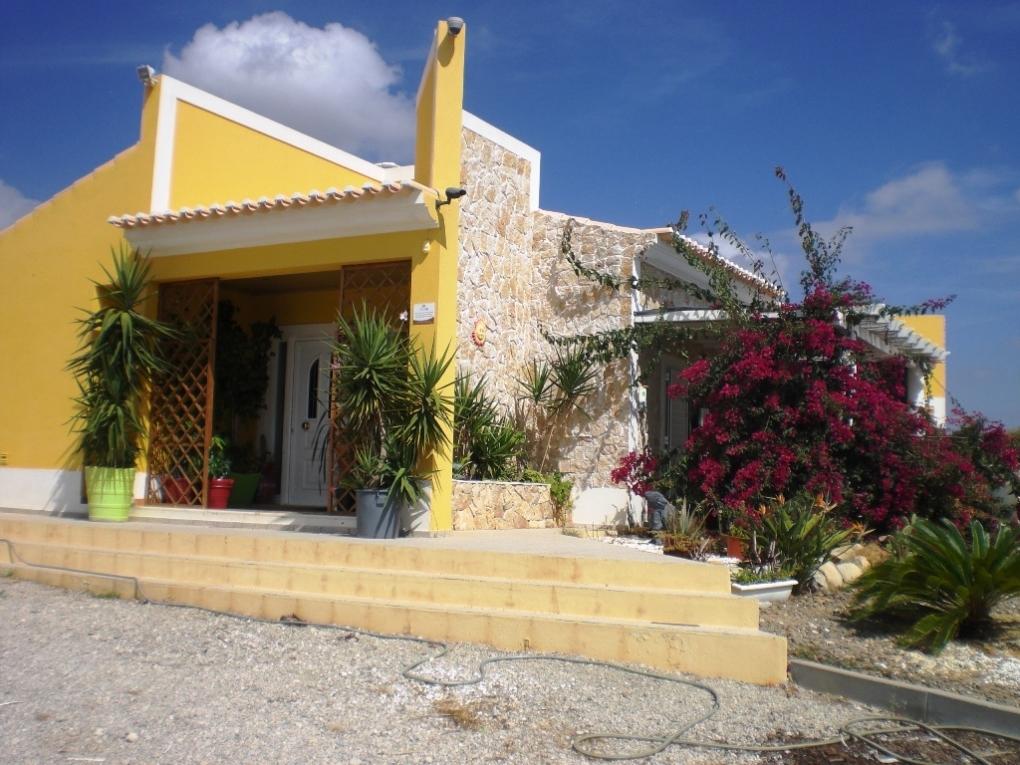 3 bedroom villa for sale in Moncarapacho, Algarve, Portugal