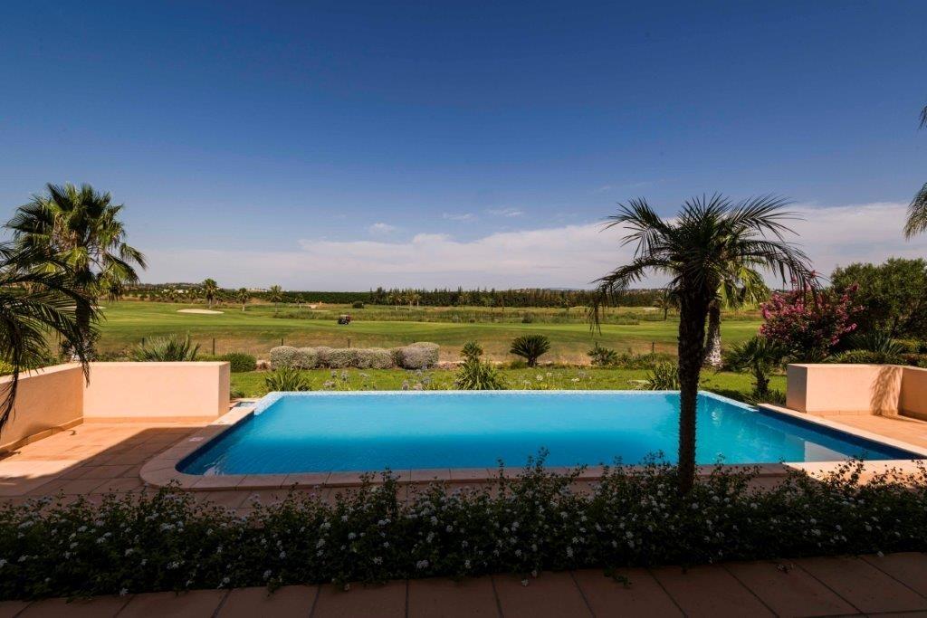 4 bedroom villa for sale in Armacao De Pera, Algarve, Portugal