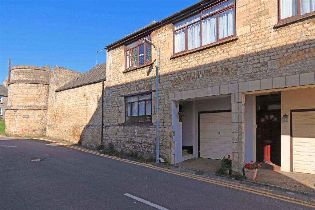 Main image of property: Petergate, Stamford