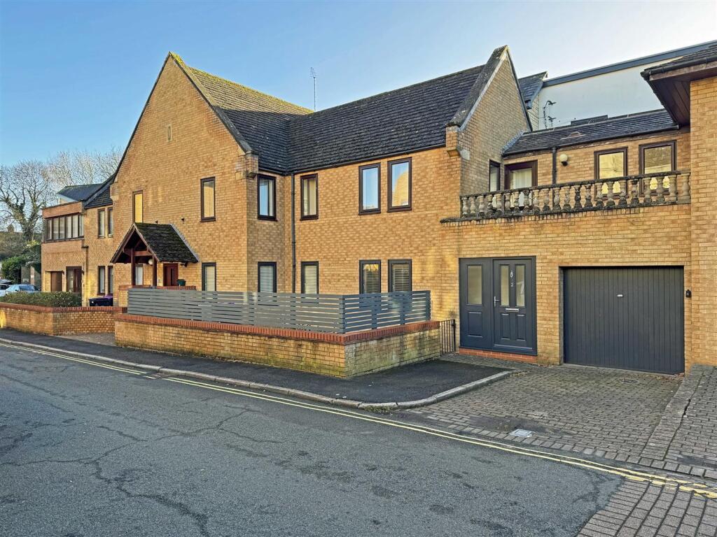 Main image of property: Welland Mews, STAMFORD, Lincolnshire