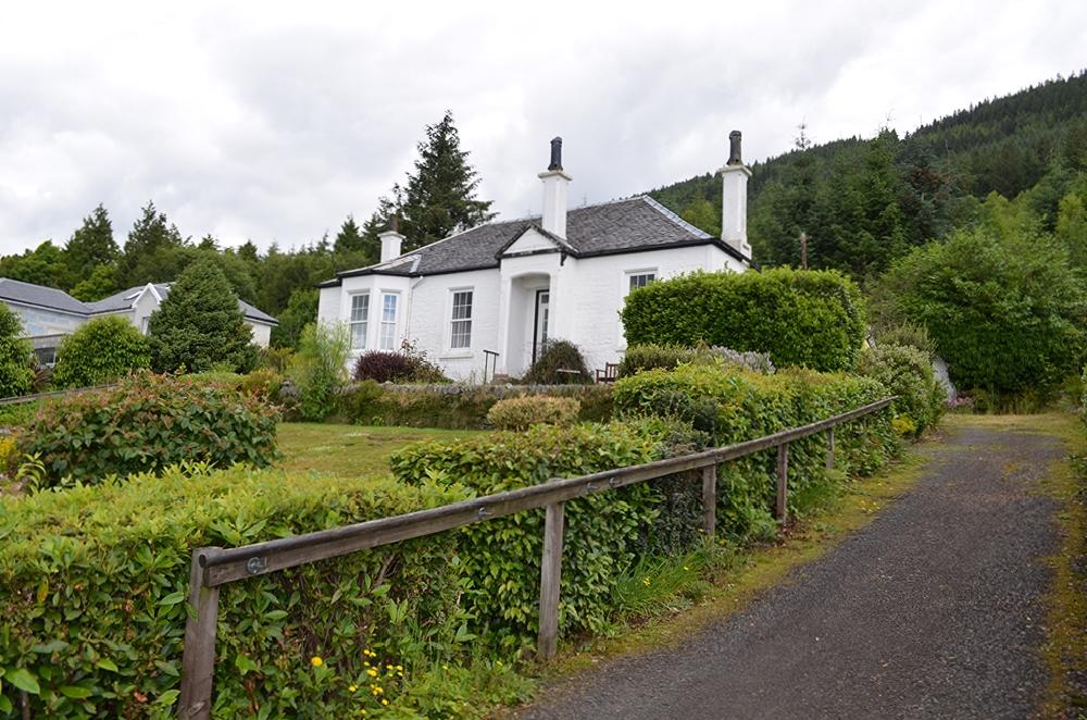2 bedroom bungalow for sale in Shore Road, Kilmun, Argyll and Bute, PA23