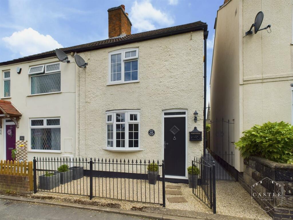 3 bedroom semidetached house for sale in Love Lane, Burbage, Hinckley
