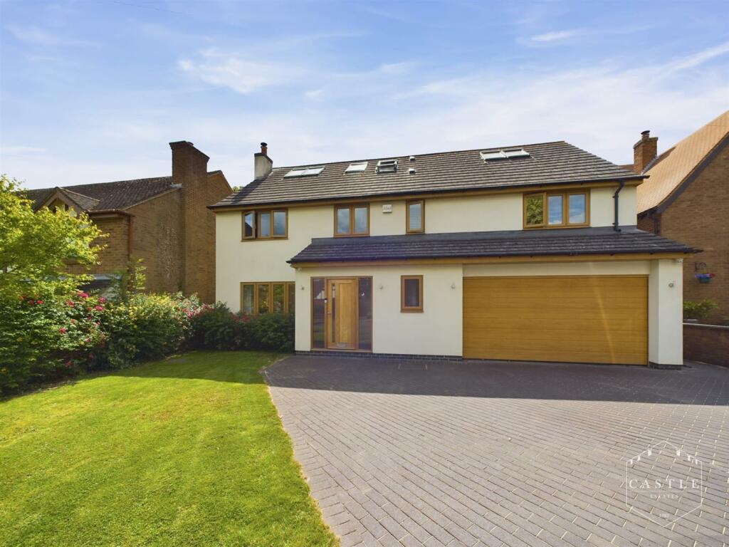 Main image of property: De La Bere Crescent, Burbage, Hinckley