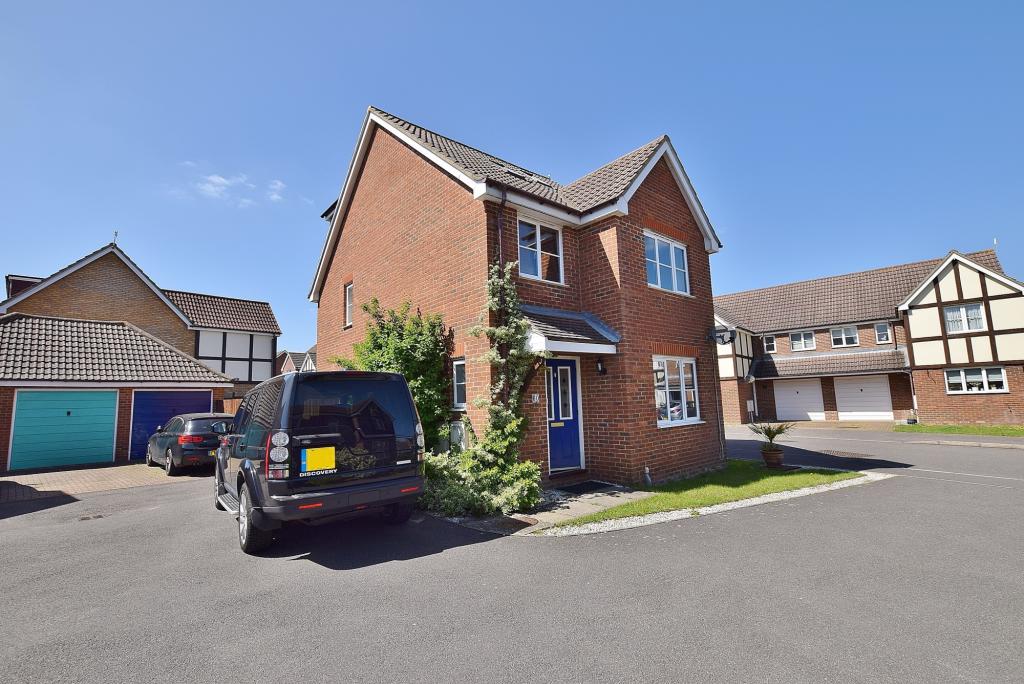 5 bedroom detached house for sale in Acorn Close, Park Farm, TN23 3HR, TN23