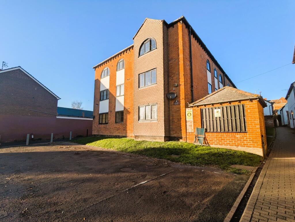 Main image of property: Chapel House, Swilgate Road, Tewkesbury