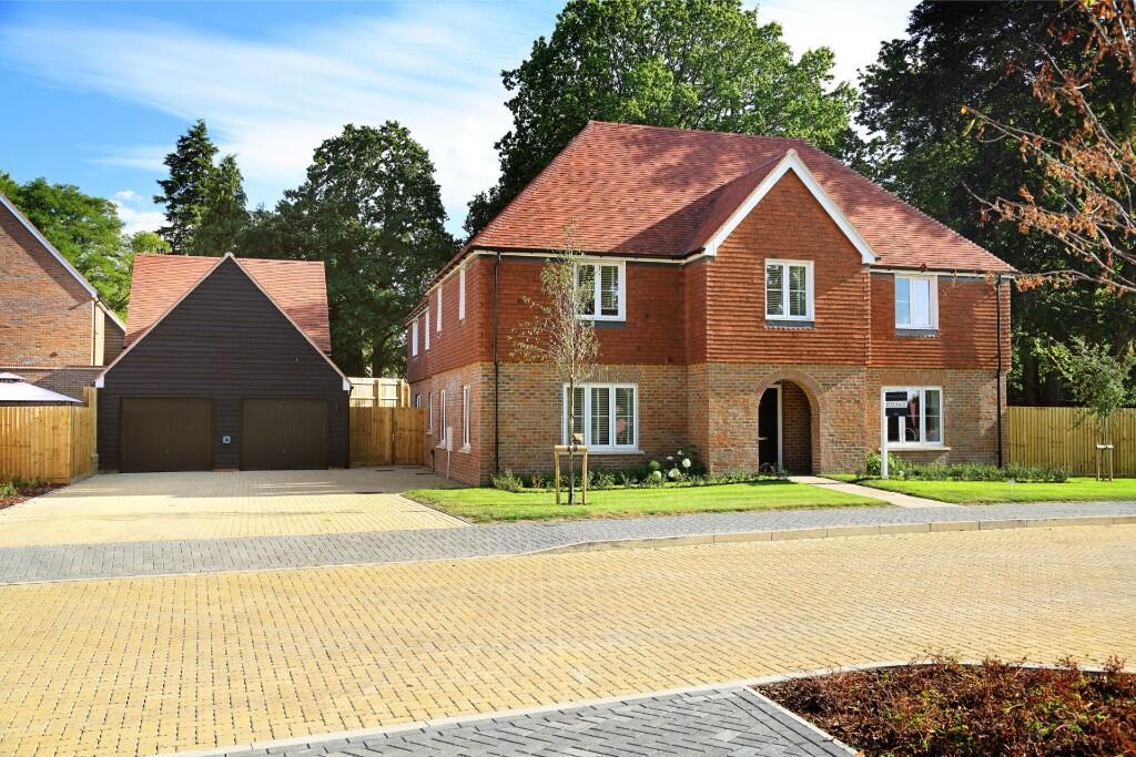 Main image of property: Scotland Lane,
Haslemere,
GU27 3FN
