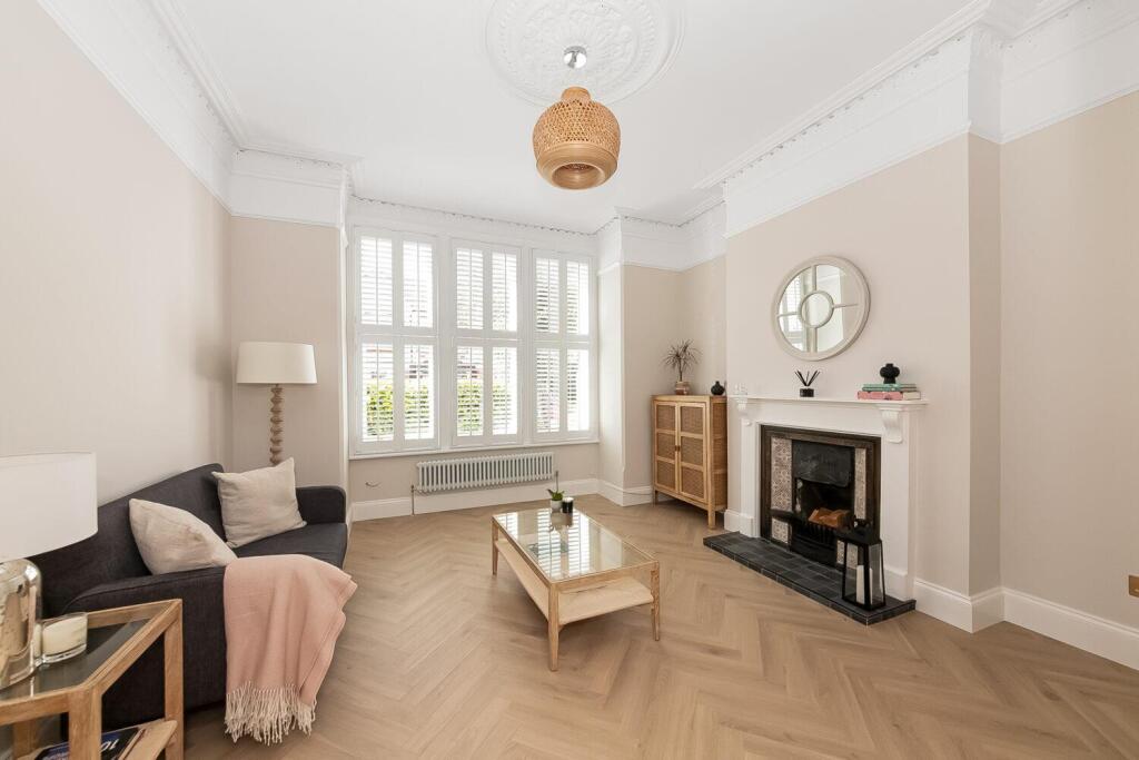 Main image of property: 67a Holmdene Avenue, Herne Hill, SE24