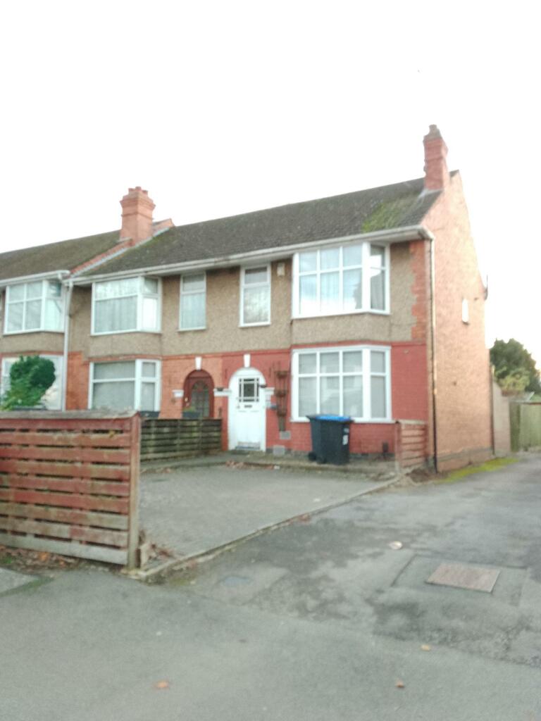 3 bedroom semi-detached house for sale in Kingsley Road, Northampton, NN2