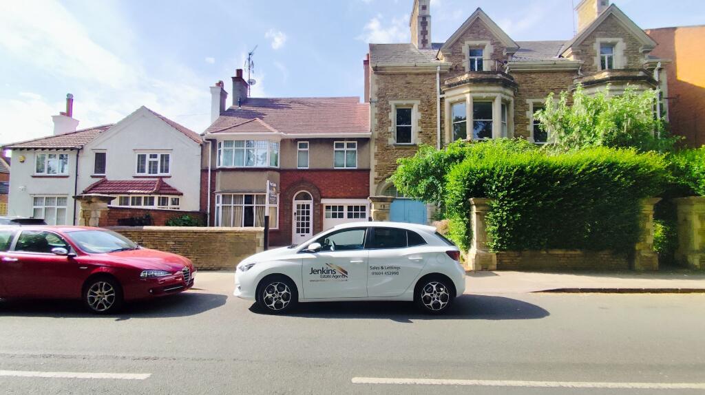 6 bedroom terraced house
