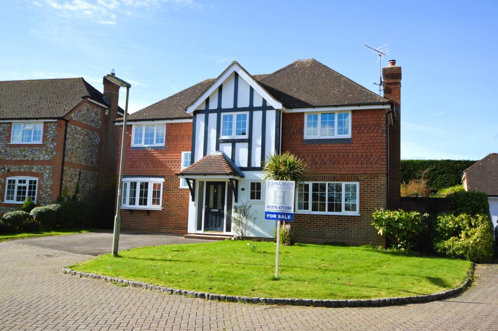 4 bedroom detached house for sale in Heywood Drive, Bagshot, GU19