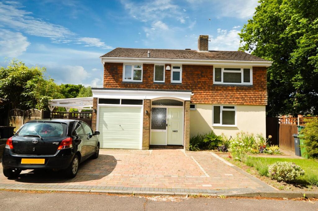 4 bedroom detached house for sale in Heathpark Drive, Windlesham, GU20