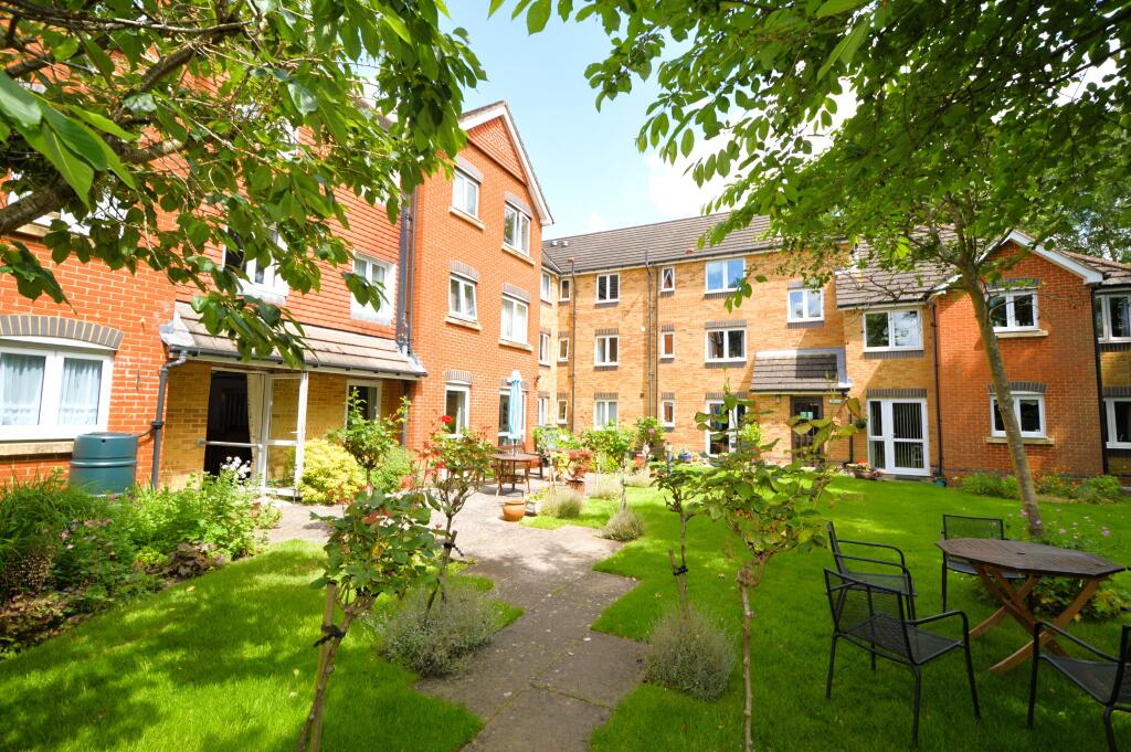 1 bedroom retirement property for sale in Hart Dene Court, Bagshot, GU19