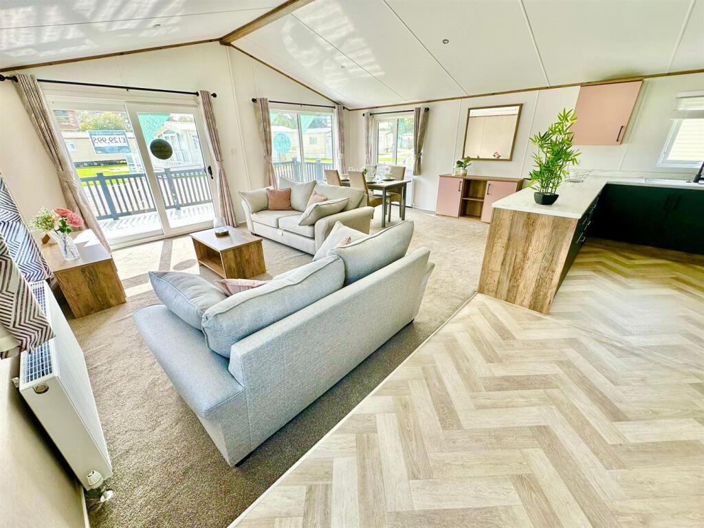 Main image of property: Hoburne Bashley Holiday Park, Bashley Dr., New Milton