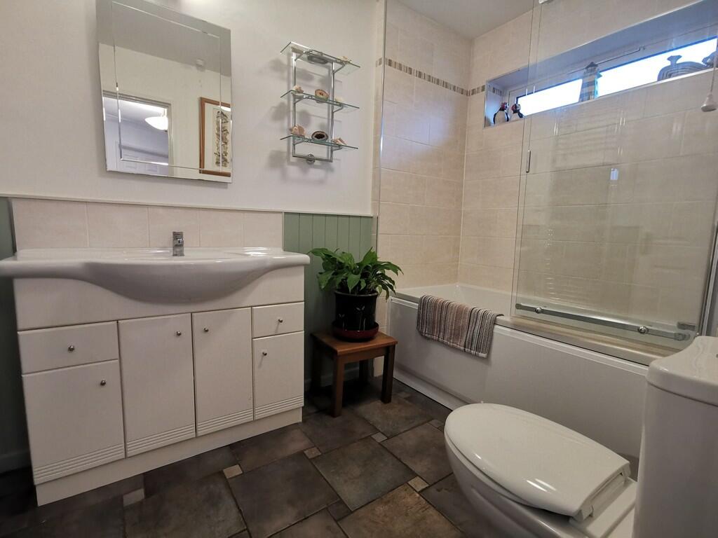 4 bedroom detached bungalow for sale in Hall Road, Ilketshall St