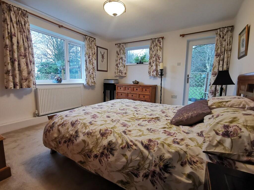 4 bedroom detached bungalow for sale in Hall Road, Ilketshall St