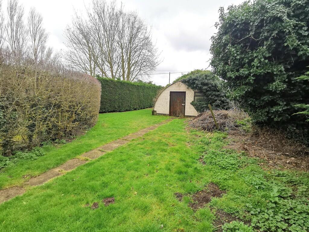 4 bedroom detached bungalow for sale in Hall Road, Ilketshall St