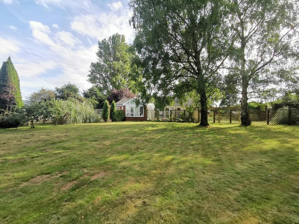 4 bedroom detached bungalow for sale in Hall Road, Ilketshall St