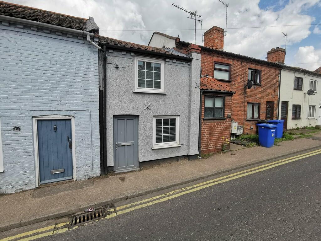 2 bedroom terraced house for sale in Beccles, Suffolk, NR34