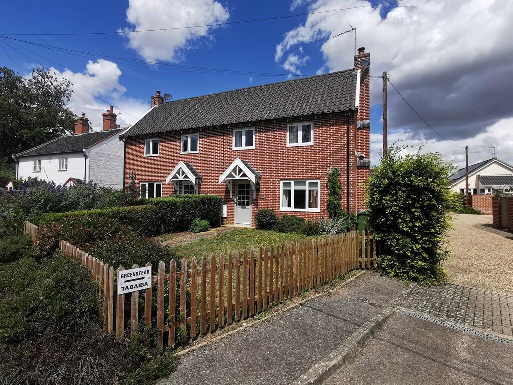 3 bedroom semi-detached house for sale in Church Road, Earsham, NR35