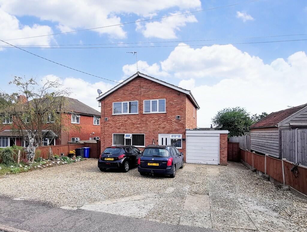 3 bedroom detached house for sale in Broad Street, Bungay, NR35