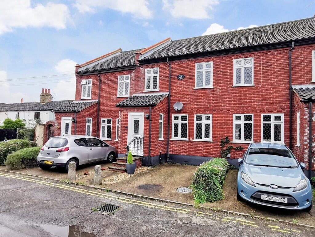 3 bedroom terraced house for sale in Quaves Lane, Bungay, NR35