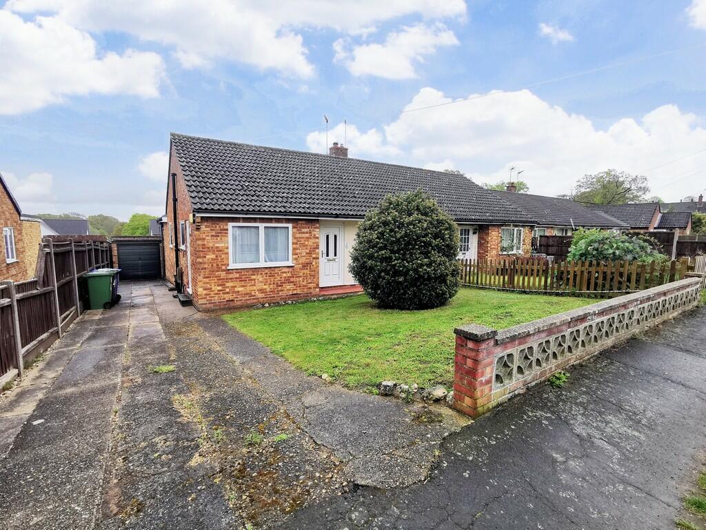 3 bedroom semidetached bungalow for sale in Tower Mill Road, Bungay, NR35