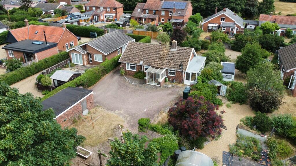 3 bedroom detached bungalow for sale in Black Horse Lane, Ditchingham, NR35