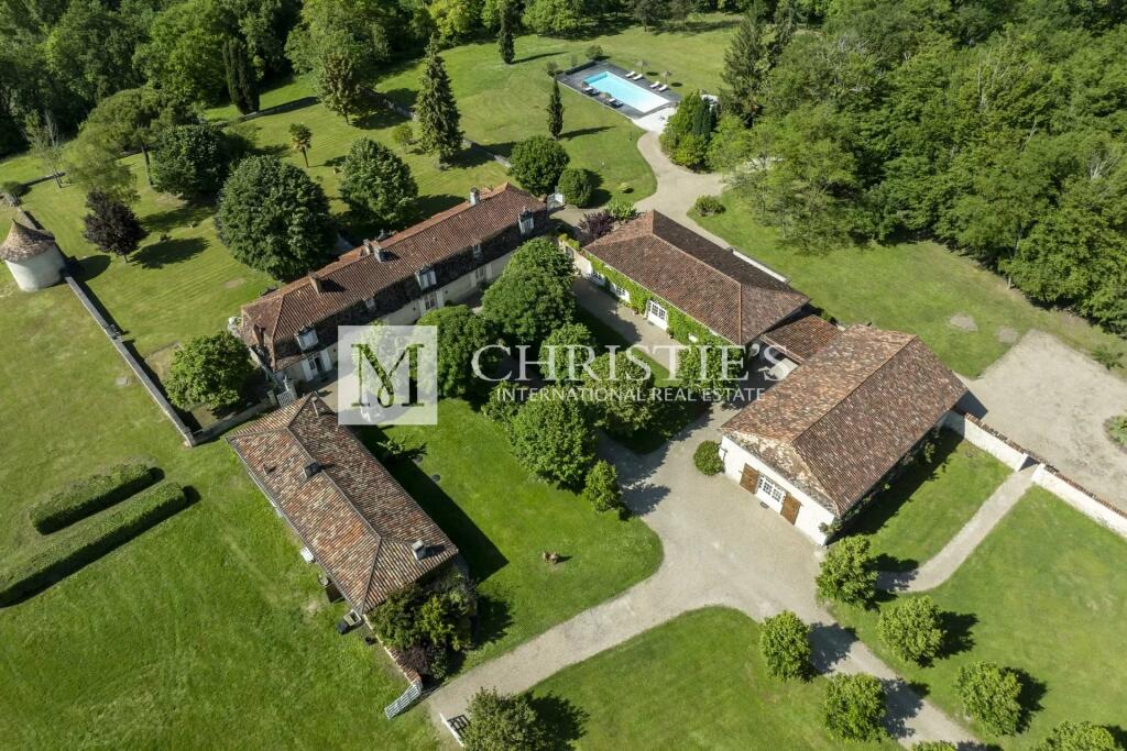 Aquitaine property for sale