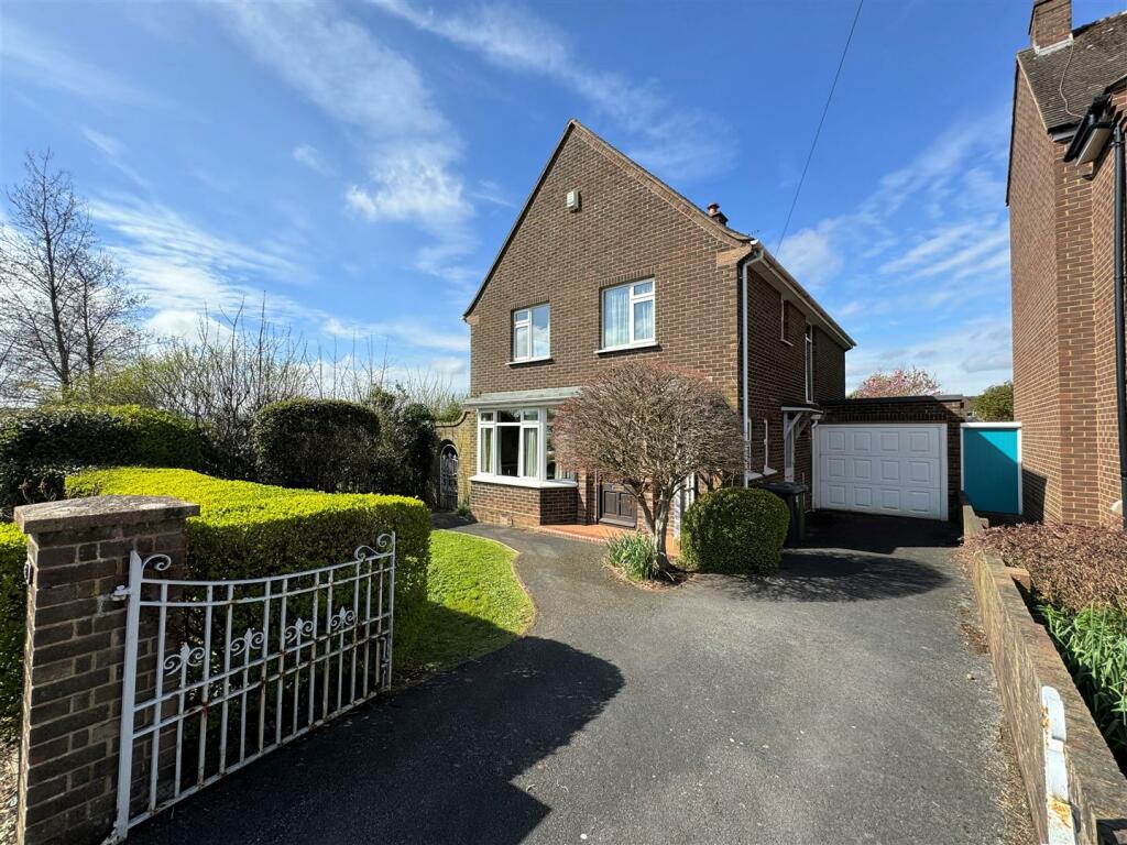 3 bedroom detached house for sale in Earl Richards Road South, Exeter, EX2