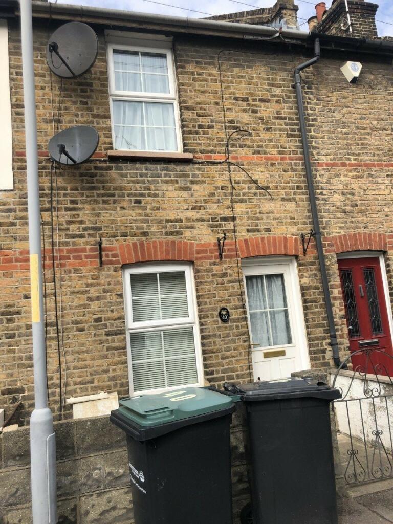 2 bedroom terraced house for rent in Railway Street, Gravesend, Kent, DA11