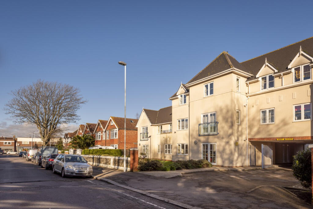 Additional property image - Aspen Court, 40 St. Botolphs Road, Worthing, West Sussex, BN11