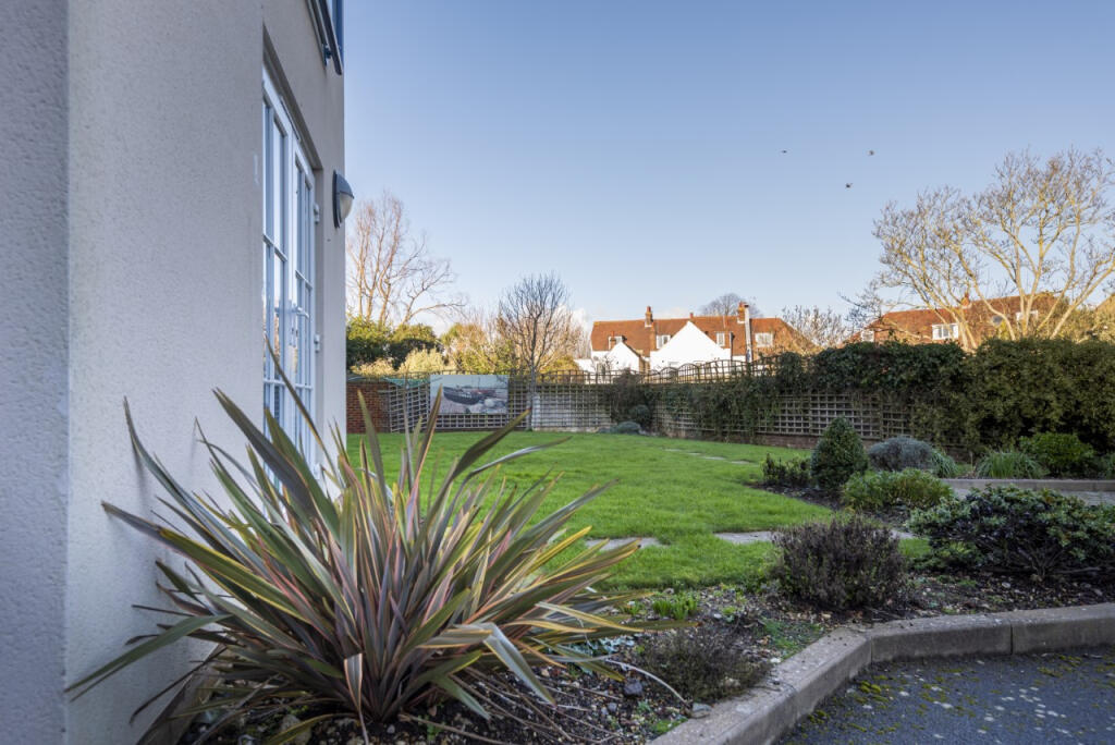 Additional property image - Aspen Court, 40 St. Botolphs Road, Worthing, West Sussex, BN11