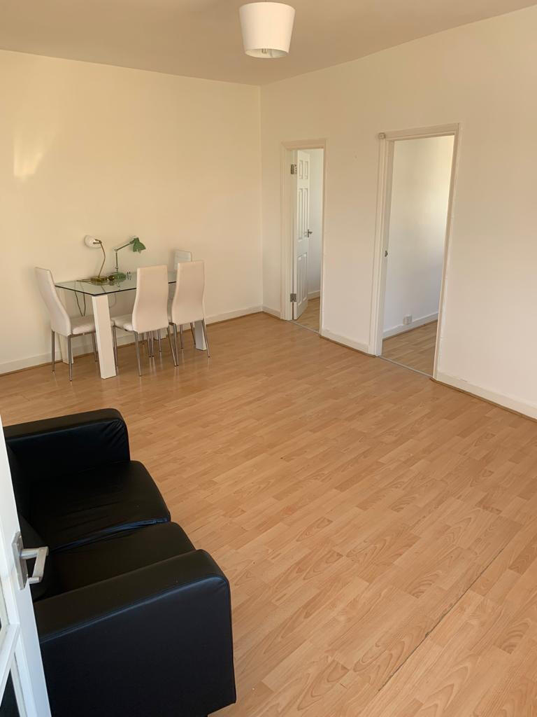 Main image of property: Hoe Street, London, E17
