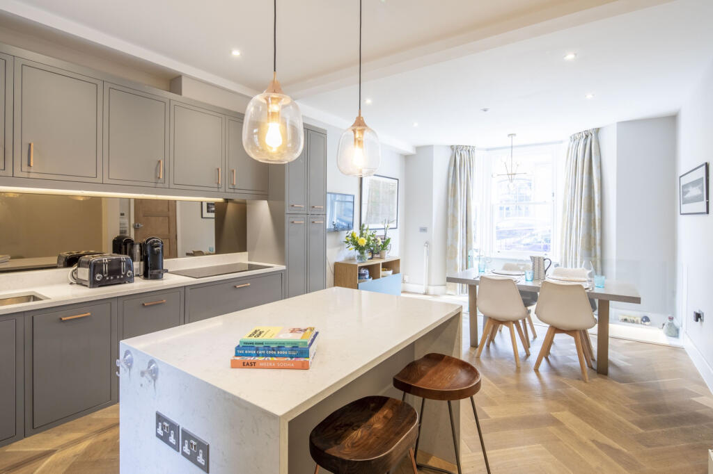 Main image of property: Warriner Gardens, London, SW11