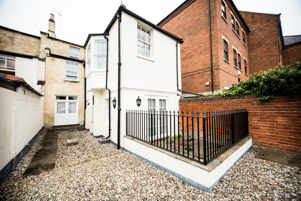 Main image of property: Queens Road, Reading, Berkshire, RG1