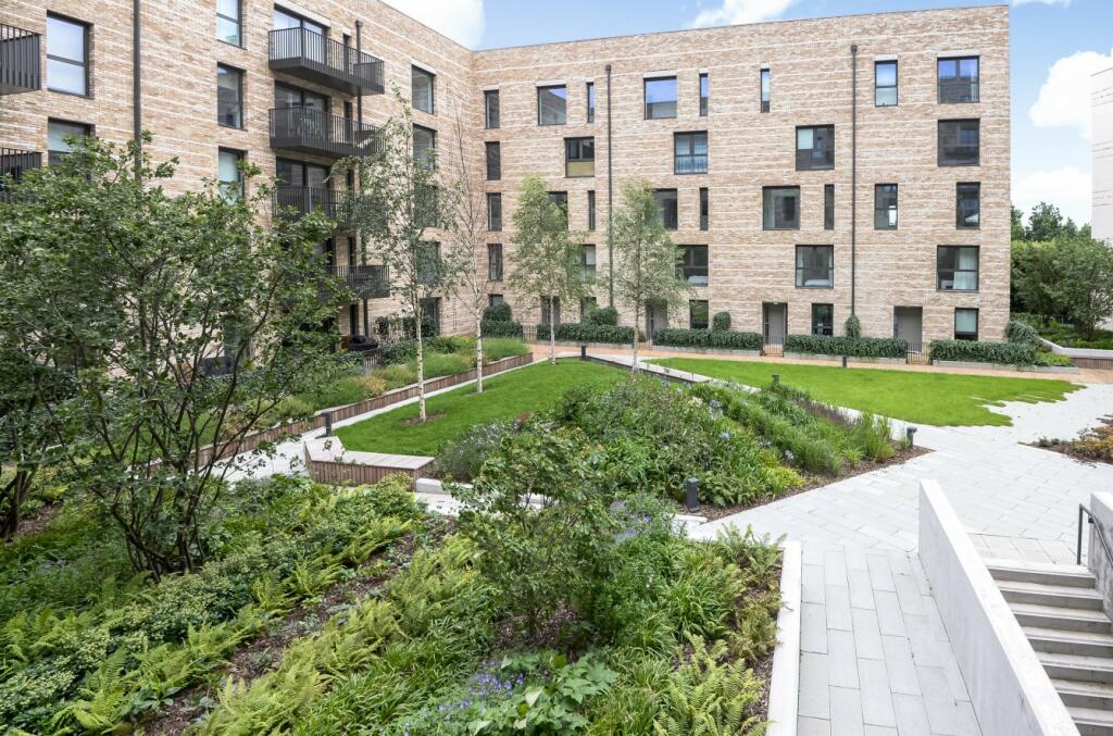 1 bedroom apartment for rent in Kingfisher Heights, Royal Docks, E16